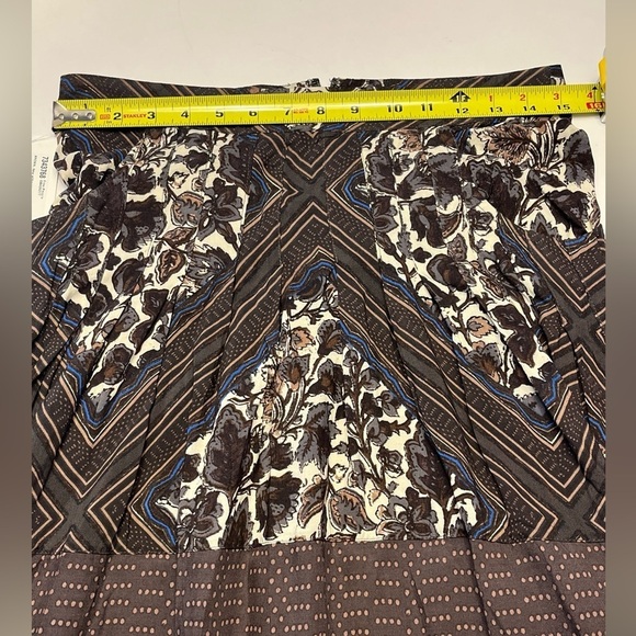 Free People Printed Paradise Skirt, size 10, lightweight and stylish for fall. - Picture 9 of 11
